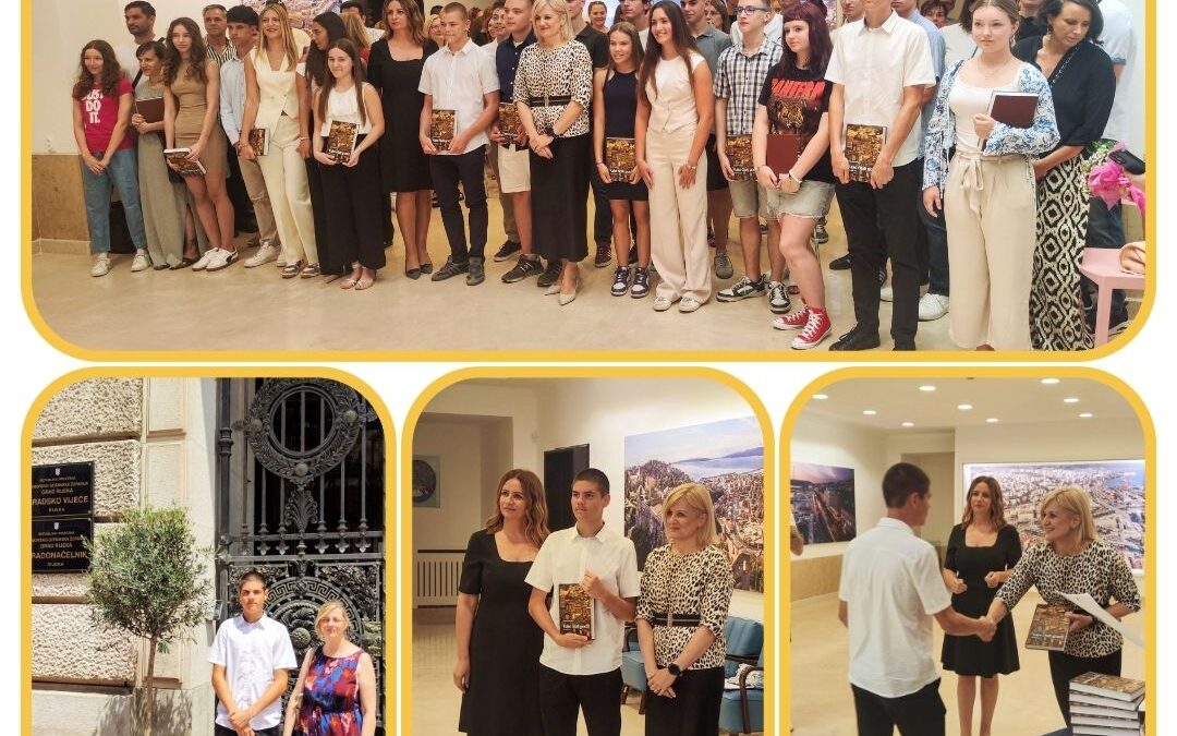 Premiazione degli alunni della generazione delle scuole elementari di Fiume