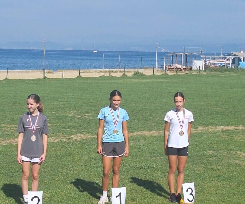 Una giornata all’insegna dello sport, dell’energia e del divertimento a Isola, in occasione della corsa campestre riservata alle scuole elementari e medie superiori della CNI